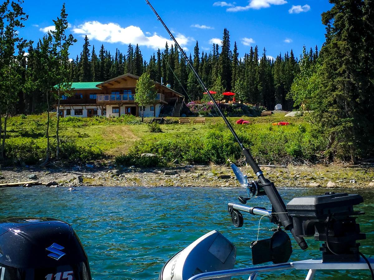 Southern Lakes Resort Tagish Buitenkant foto